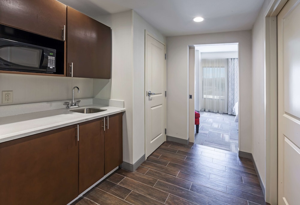 Hampton Inn & Suites Claremore - photo 22