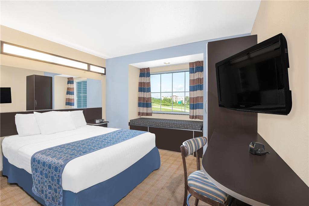 Microtel Inn & Suites by Wyndham Waynesburg - photo 8