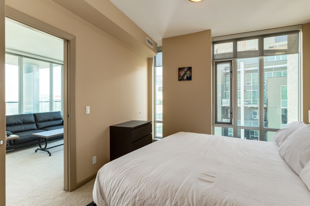 Vetro by O Hotel Suites — Calgary — photo 4