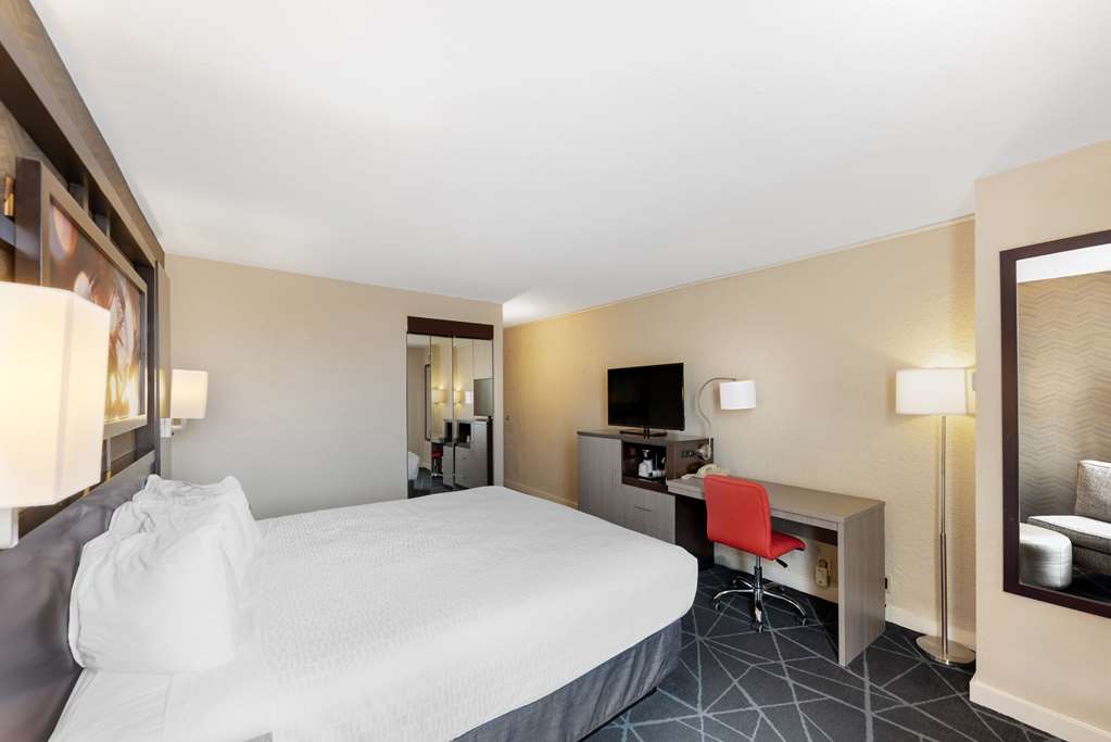 Best Western Plus Austin Central - photo 14