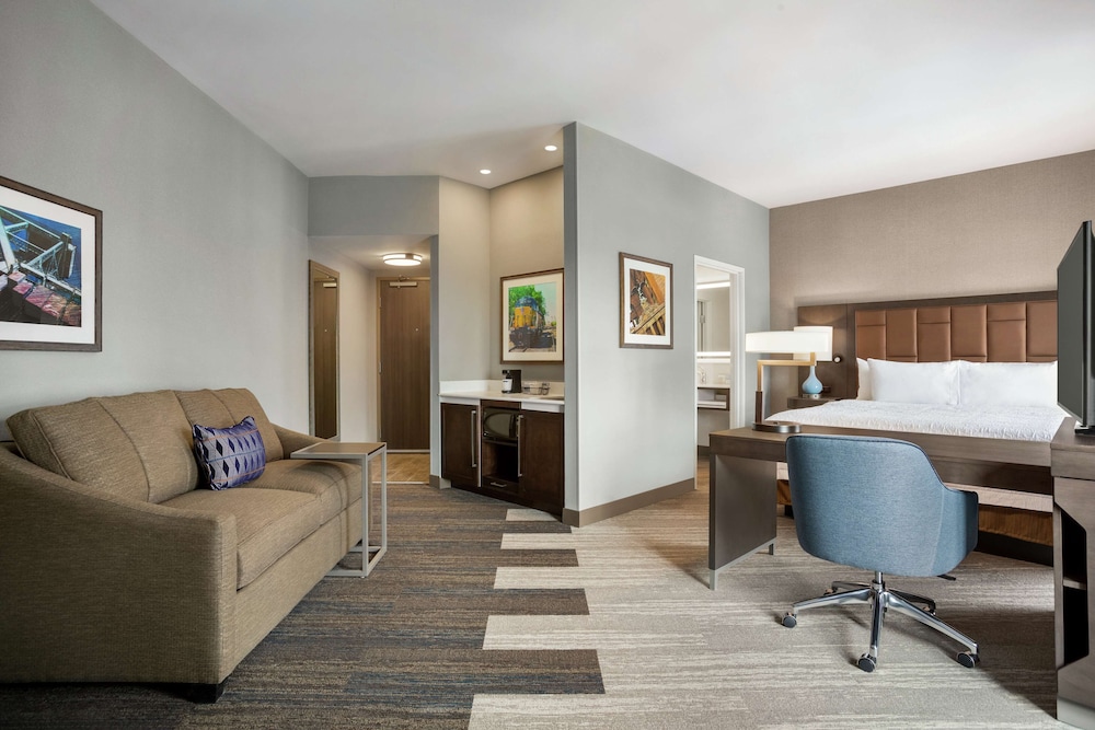 Hampton Inn & Suites Kansas City Downtown Crossroads - photo 11