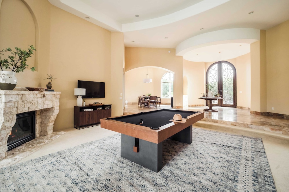 Sleeps 19 7bdr Estate Sports Court Putting Green Pool Farrier by Avantstay - photo 9