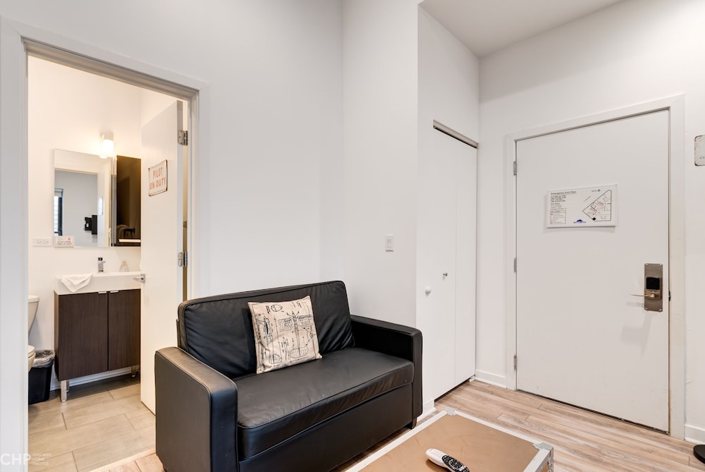 Enjoy A Little Me Time At Your Own Personal Oasis In The Windy City 747 Lofts Cabin 206 by RedAwning - photo 6