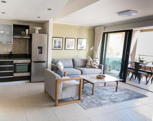 Stylish Apartment with Large Covered Balcony in De Waterkant — 4-Star Luxury Hotel in Cape Town, South Africa