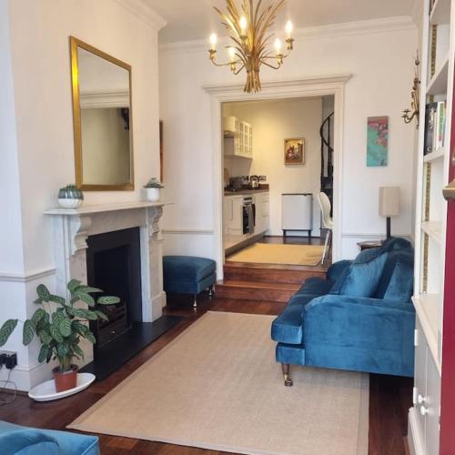 The Mews House — 4-Star Luxury Hotel in London, United Kingdom