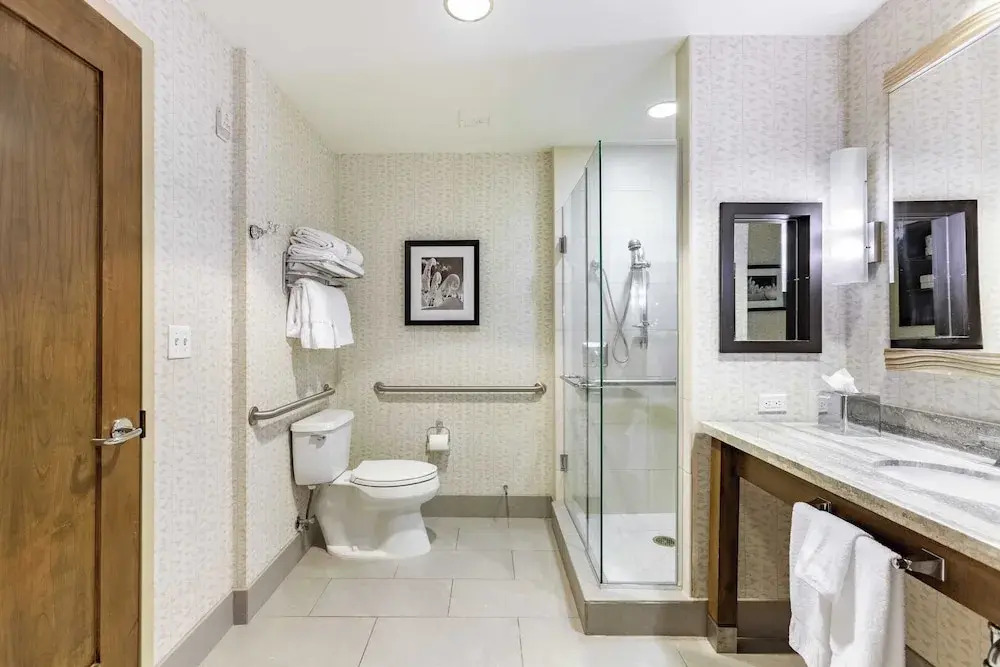 Beaver Creek Solace by AvantStay Studio w Resort Pool Hot Tub Premier Avon Location - photo 3