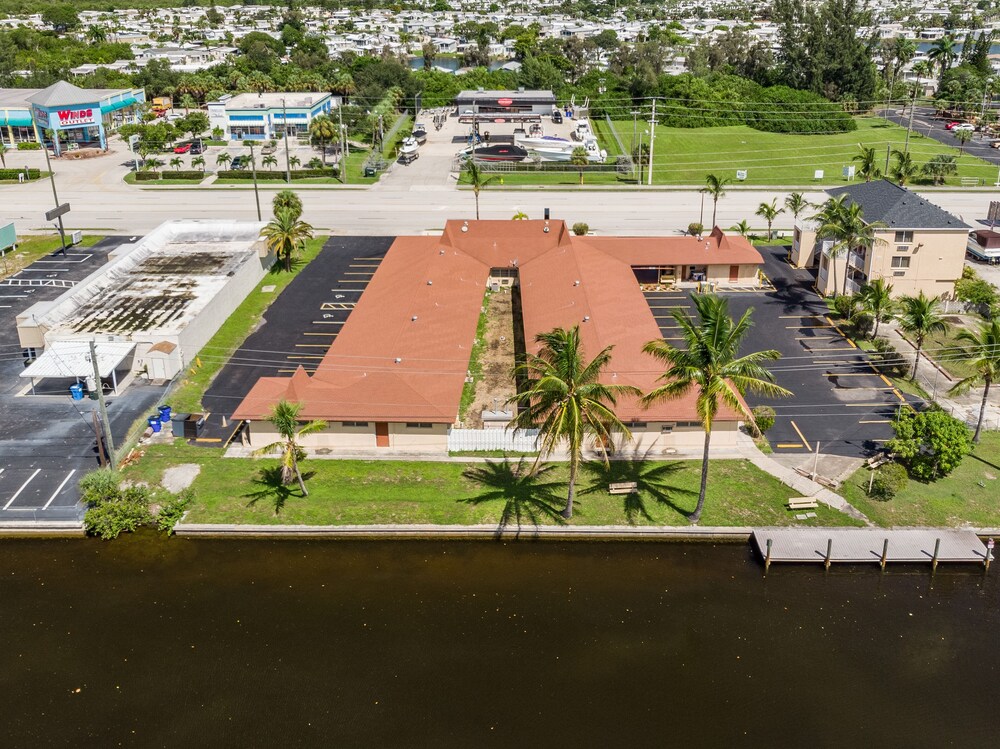 Tahitian Inn Motel - photo 19