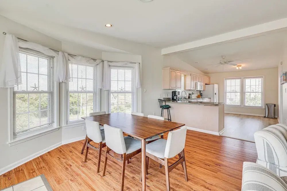 Walk to Beaches Home with Patio in Surf City — 4-Star Luxury Hotel in Santa Cruz, United States