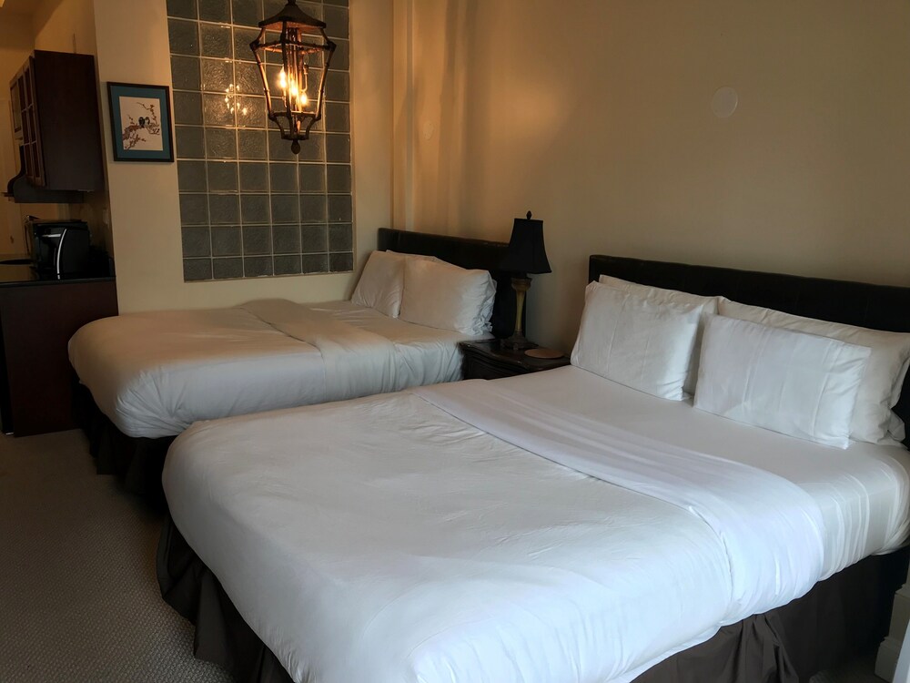 The Columbia Inn at Peralynna Manor - photo 4