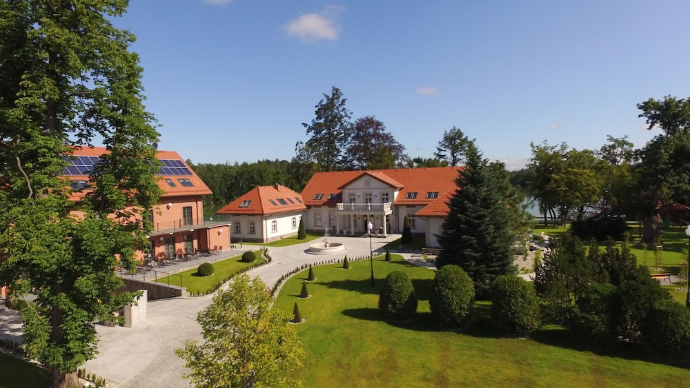 Leśny Dwór - carbon neutral hotel in Suleczyno