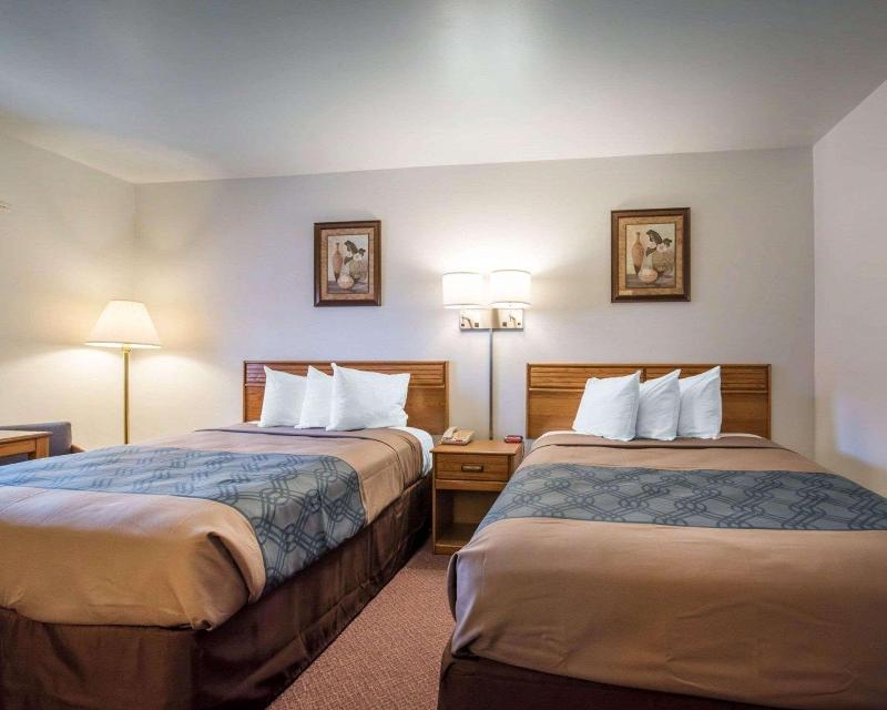 Econo Lodge Saint Albans - photo 19
