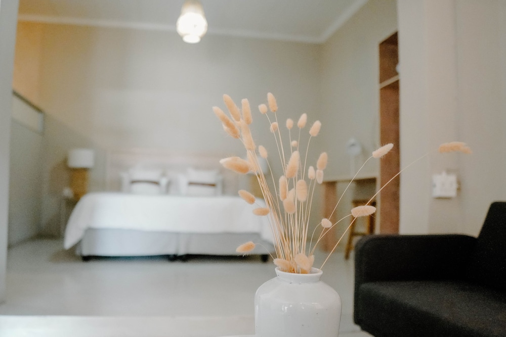 Lighthouse Guesthouse & Cafe — 4-Star Luxury Hotel in Groblersdal, South Africa