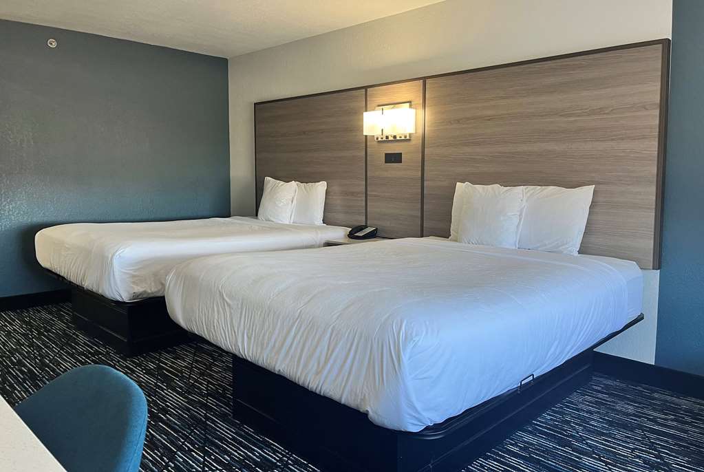 Baymont by Wyndham Indianapolis Northeast - photo 18
