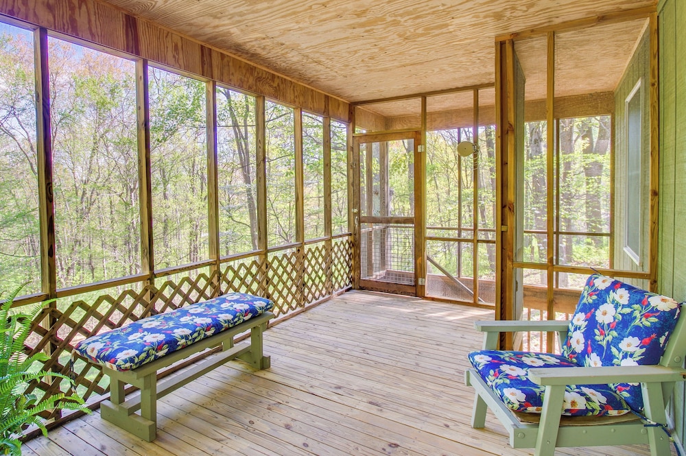 Shenandoah National Park Cabin With Patio 18458455 — Elkton