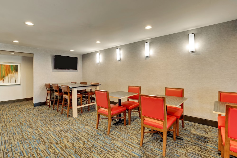 Holiday Inn Express W I40 Whitebridge Road by IHG - photo 23