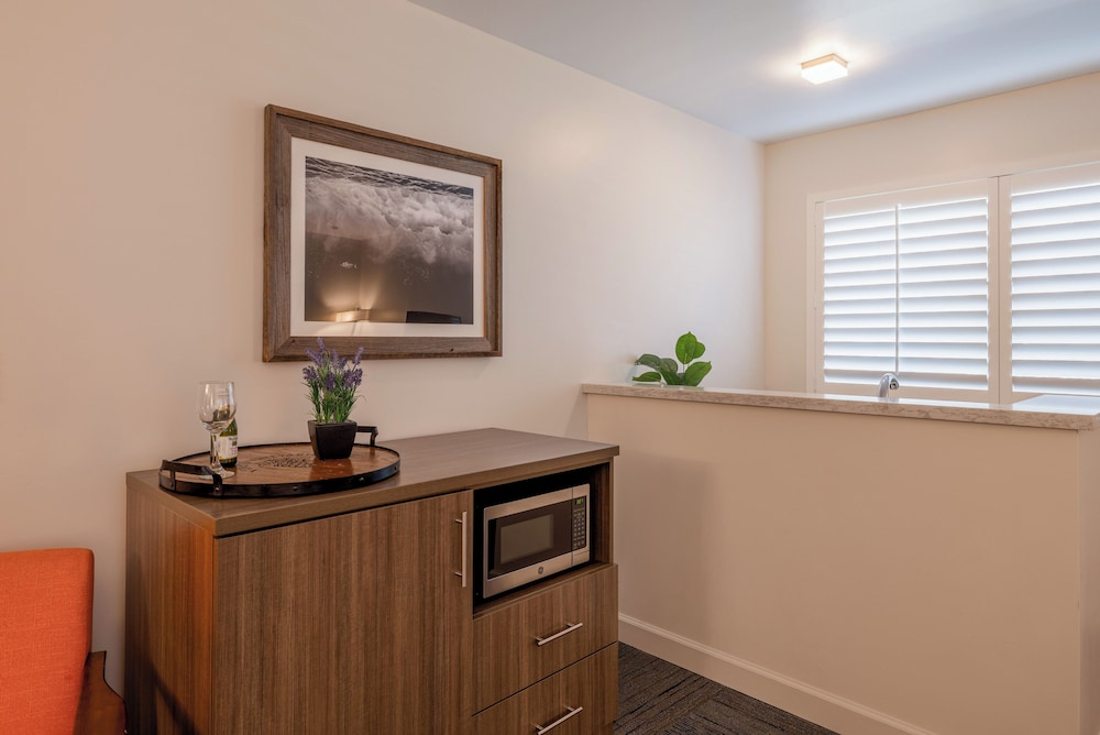 Inn At Moss Landing Point - photo 29