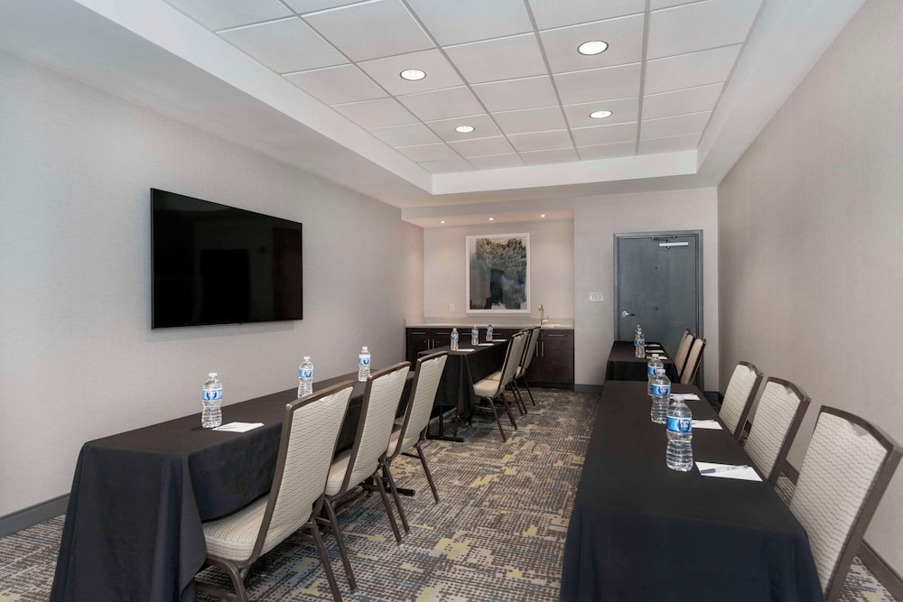 Hampton Inn & Suites Burlington NC - photo 51