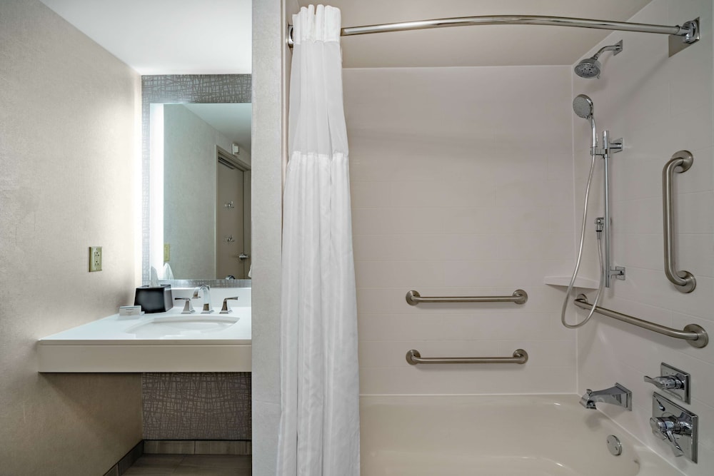Hilton Garden Inn Louisville East - photo 13
