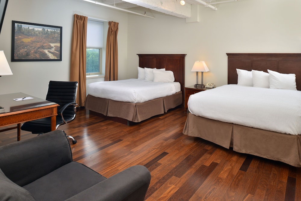 Grand Eastonian Hotel & Suites - photo 27