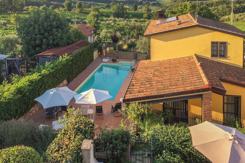 Francigena Cadolingi Home Private Pool — 4-Star Luxury Hotel in Gambassi Terme, Italy