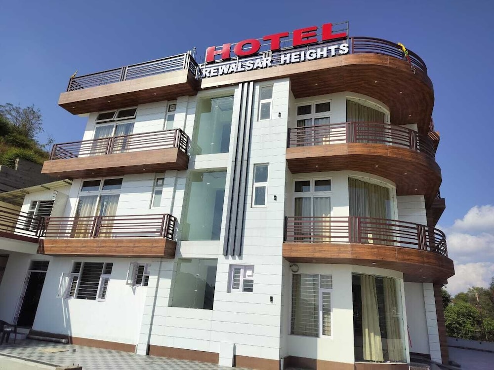 Hotel Rewalsar Heights in Mandi, India