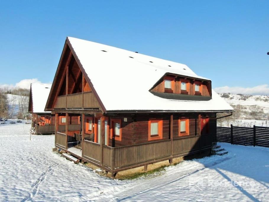 Chata Ellas - carbon neutral hotel in Unknown City