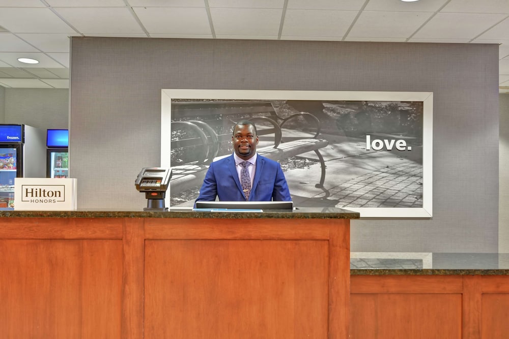 Hampton Inn & Suites Newark Harrison Riverwalk - photo 3