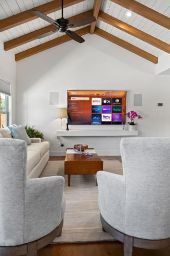 New Casa Azul 4B4B Upscale Oasis Pool — 4-Star Luxury Hotel in San Antonio, United States