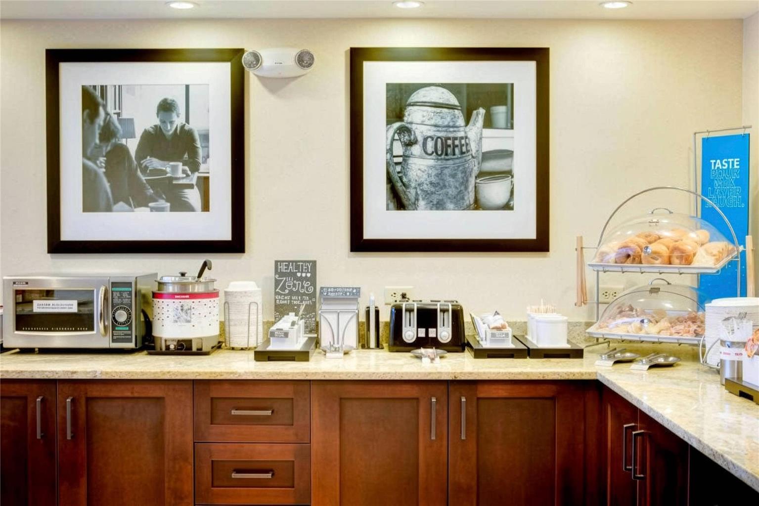 Pittsburgh Airport Inn and Suites - photo 18