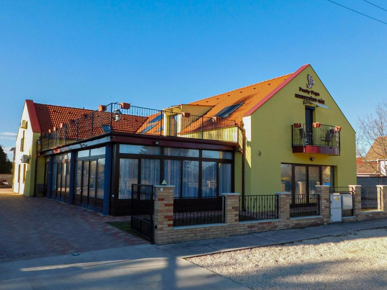 Ponty Papa Rendezvényház — hotel in Davod