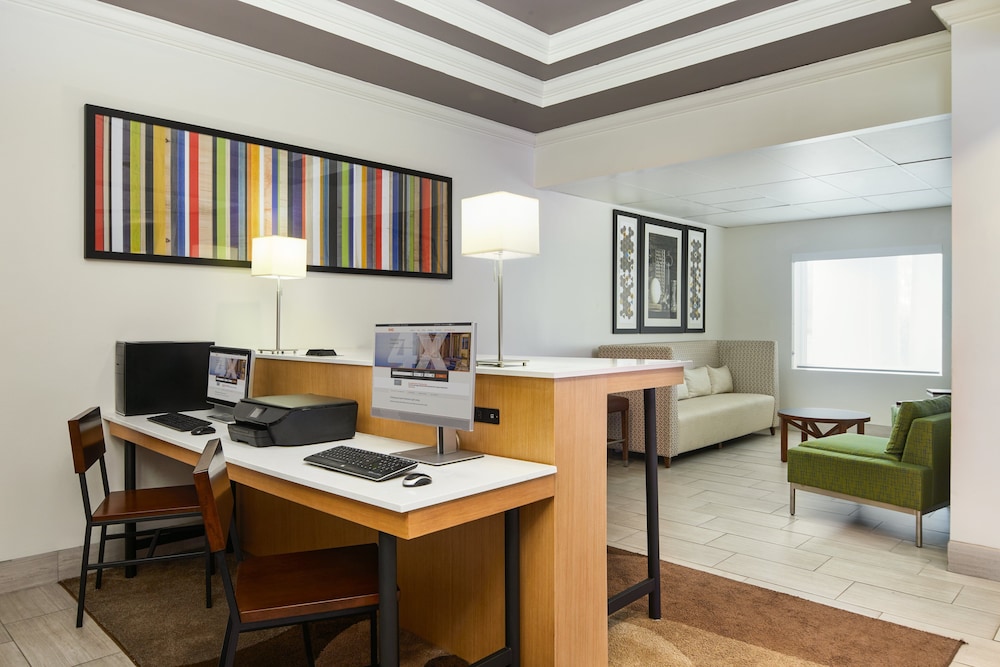 Holiday Inn Express Hotel & Suites Palatka Northwest - photo 12