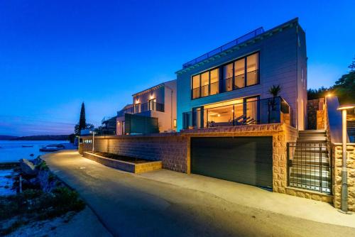 Captivating Dubrovnik Villa Villa Belle Riviere Private Infinity Pool — 4-Star Luxury Hotel in Dubrovnik, Croatia