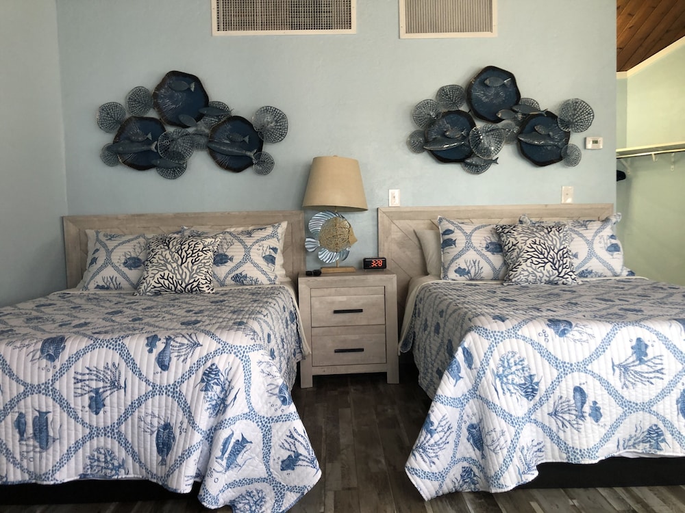 Kon Tiki Inn - photo 12