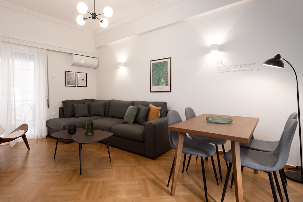 Modern apartment near Lycabettus hill with balcony — 4-Star Luxury Hotel in Athens, Greece