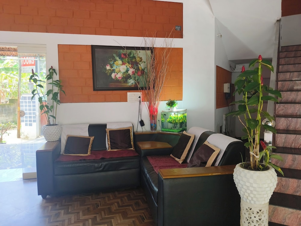 Star Inn Plus — hotel in Neyyattinkara