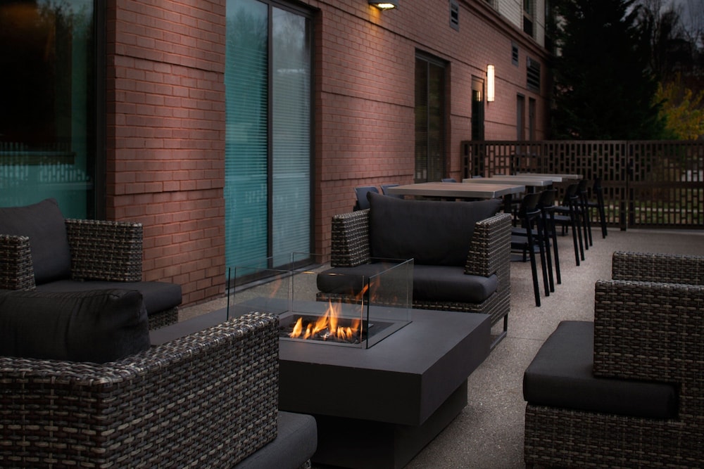 Fairfield Inn & Suites by Marriott Charleston - photo 39