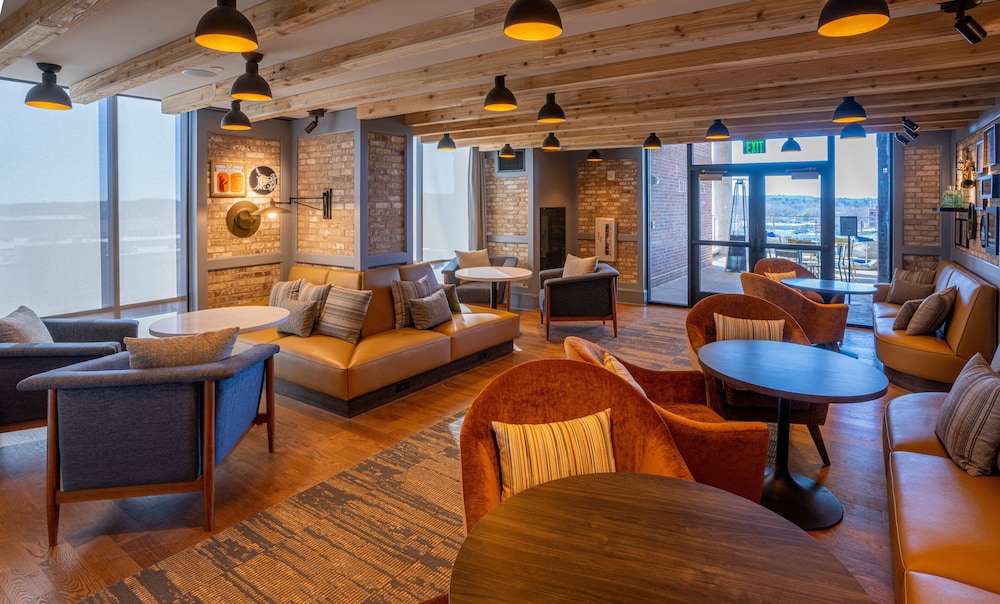 Hotel Indigo Columbus at Riverfront Place by IHG - photo 26