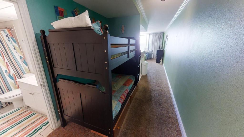 Emerald Beach 1535 - last minute hotel in Panama City Beach