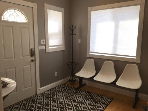 Pet Friendly 30Min To Downtown The Bostonian - photo 4