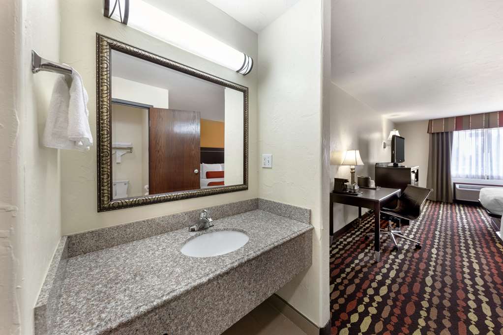 Best Western Greentree Inn & Suites - photo 22