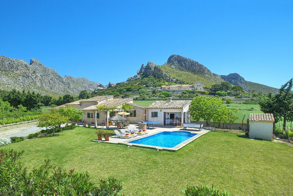 Owl Booking Villa Moya Walking Distance to the Beach — 4-Star Luxury Hotel in Pollenca, Spain