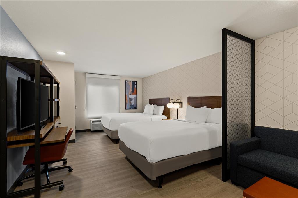 Everhome Suites Yuma East I 8 - photo 14