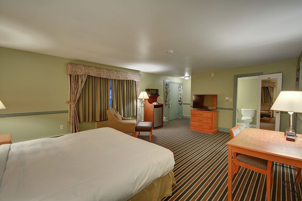 Colonial Motel And Spa - photo 7
