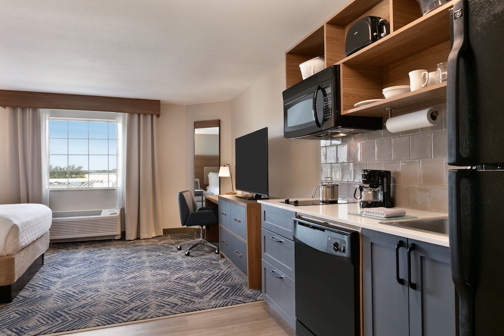 Candlewood Suites Fayetteville Fort Bragg by IHG - photo 19