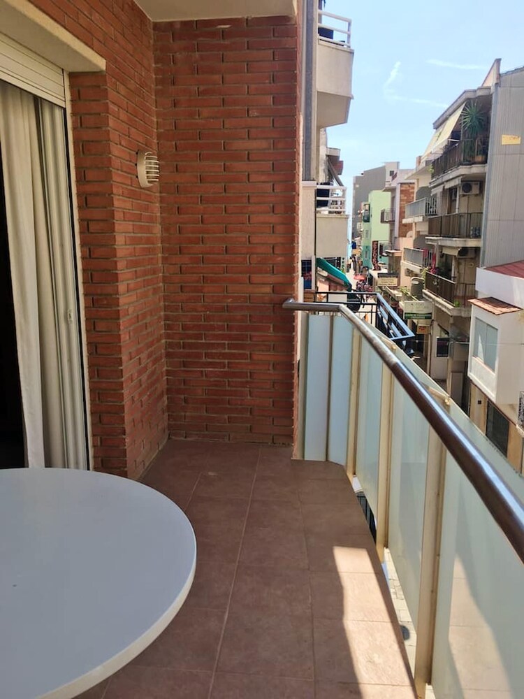 Apartamento Plaça Jardí — 4-Star Luxury Hotel in Calafell, Spain