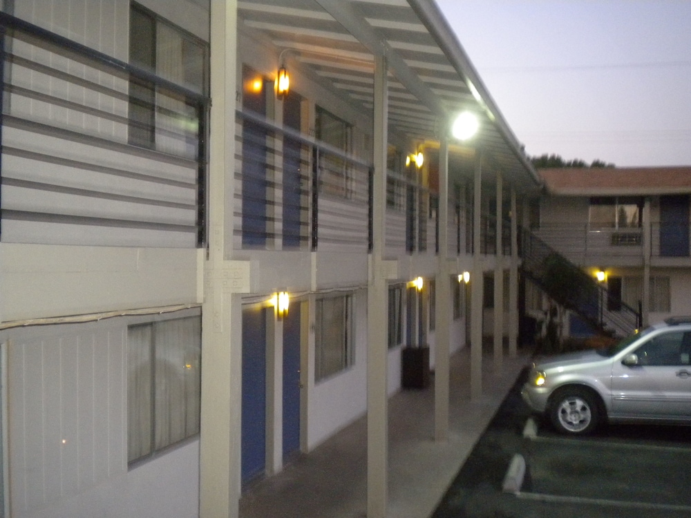 Wasco Inn Motel - featured photo