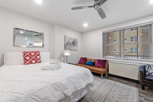 Downtown Studio Panoramic Views Walk friendly in Atlanta, United States