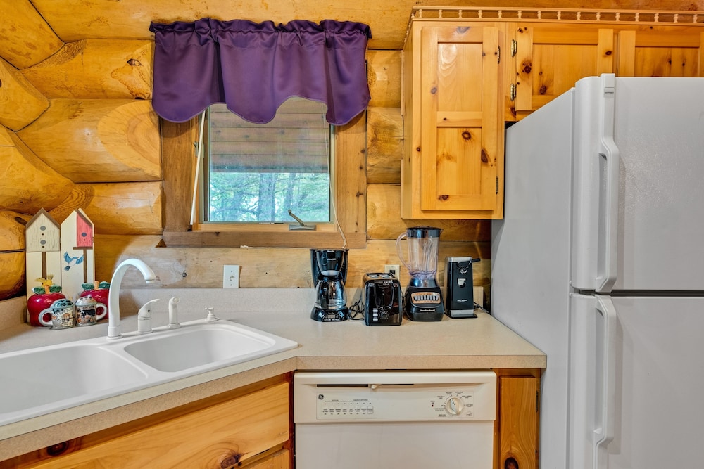 Star Views Secluded W mountain Views 2 Bedroom Cabin by Heavenly Views Resort - photo 11