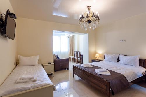 Prime location Apartment with Three Bedroom