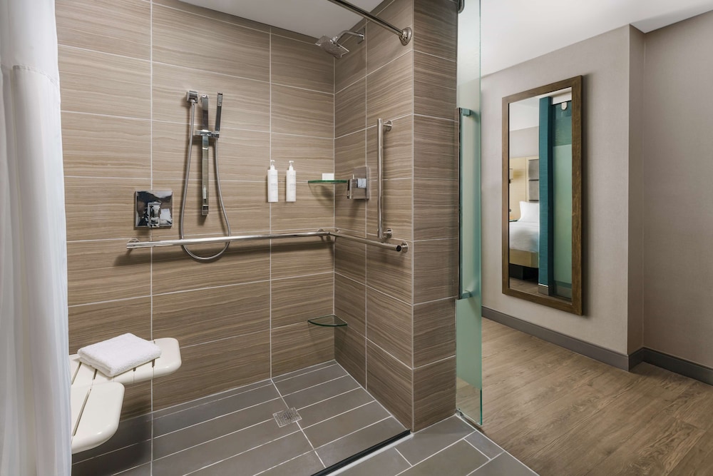 Hilton Garden Inn New York Times Square North - photo 23